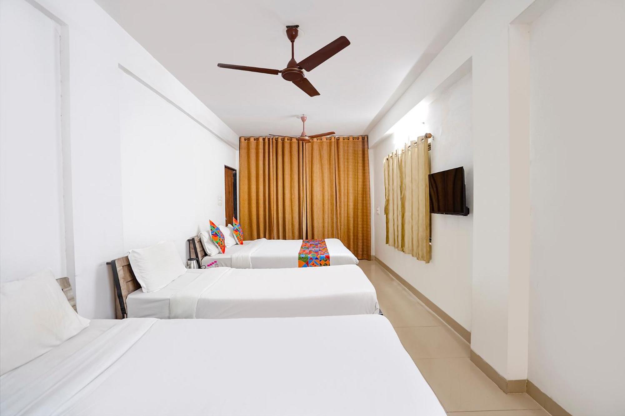 Fabhotel Relax Gandhinagar Exterior photo