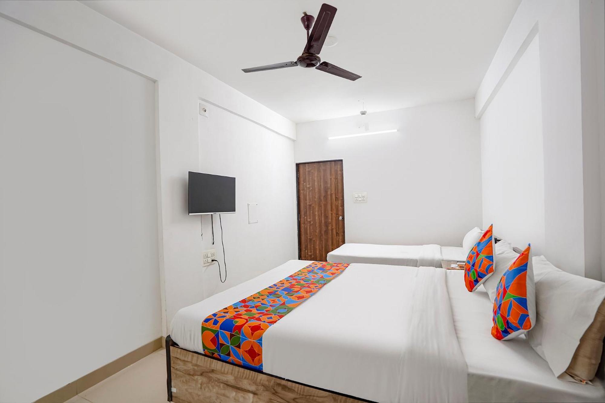 Fabhotel Relax Gandhinagar Exterior photo